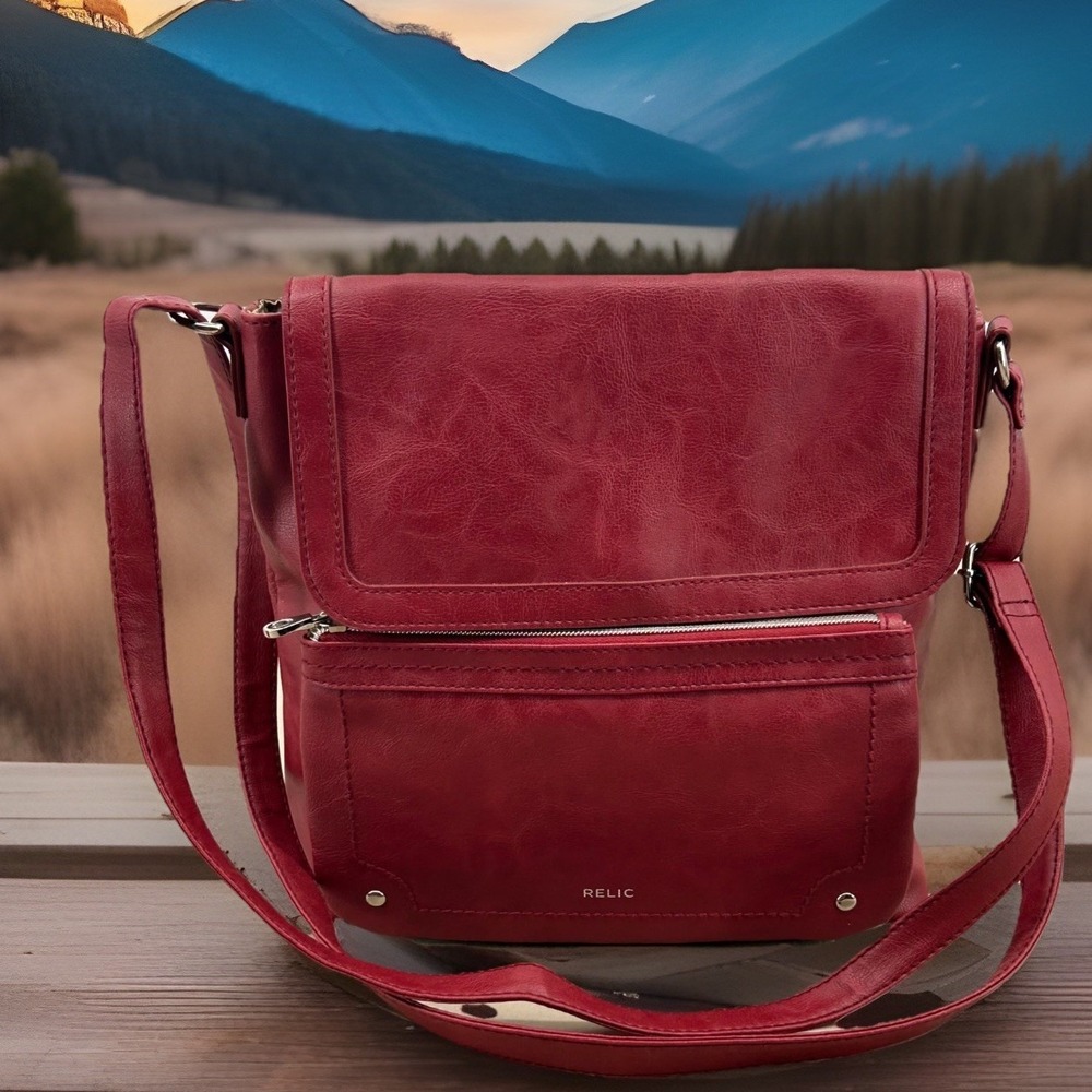 Relic Wms Crossbody Bag Medium Red Faux Leather Flap Zipper Casual Boho Travel